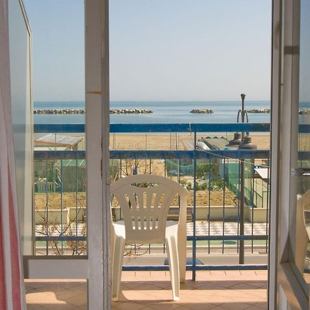 Hotel Moja Cesenatico Exterior photo