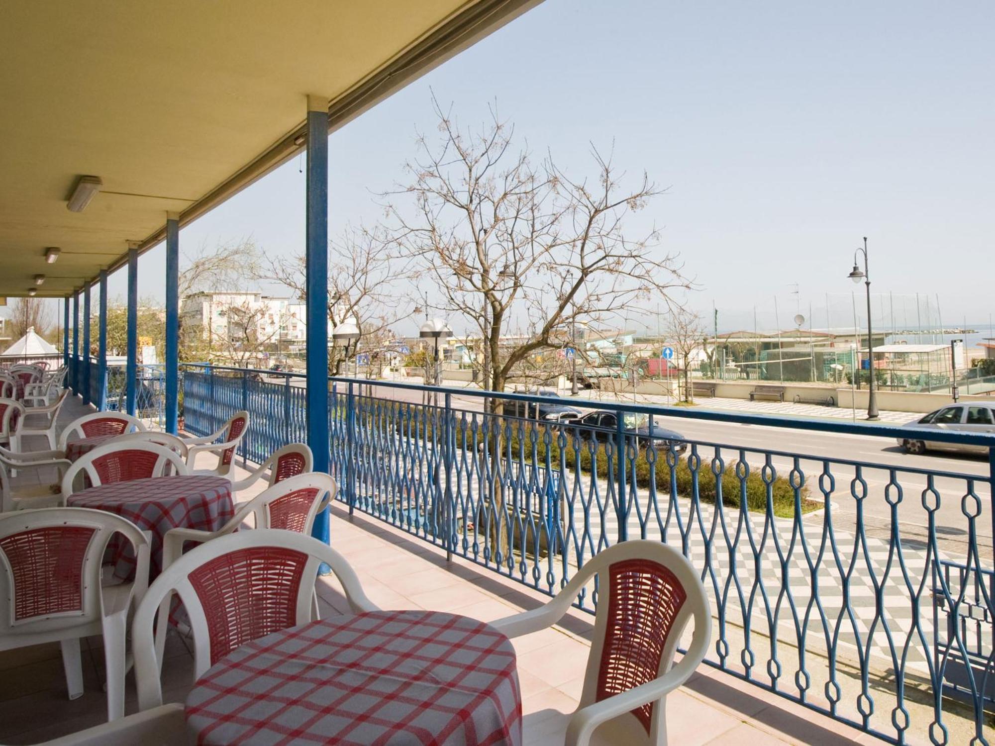 Hotel Moja Cesenatico Exterior photo